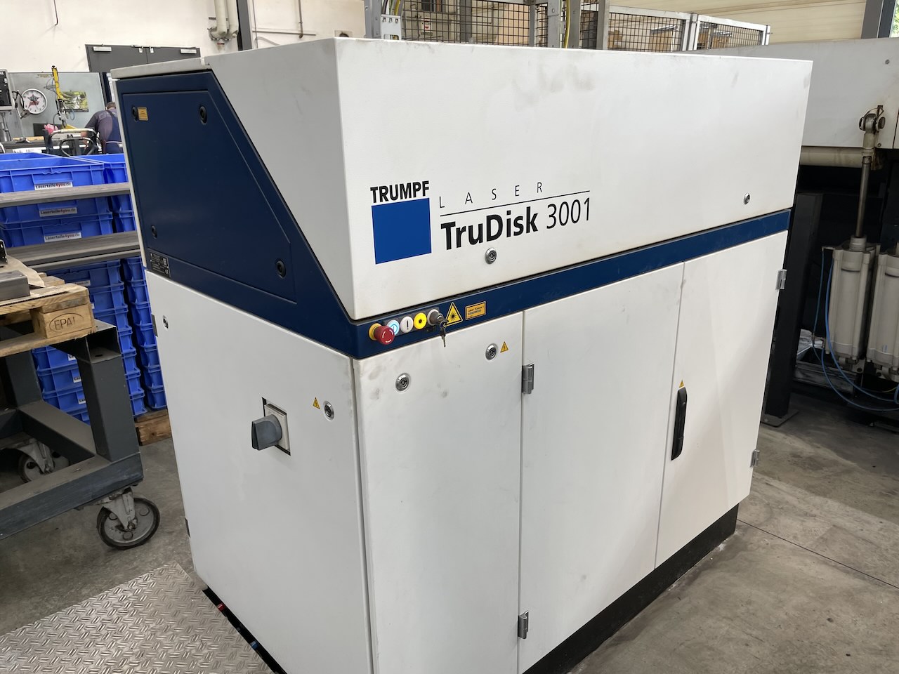 Laser cutting machine