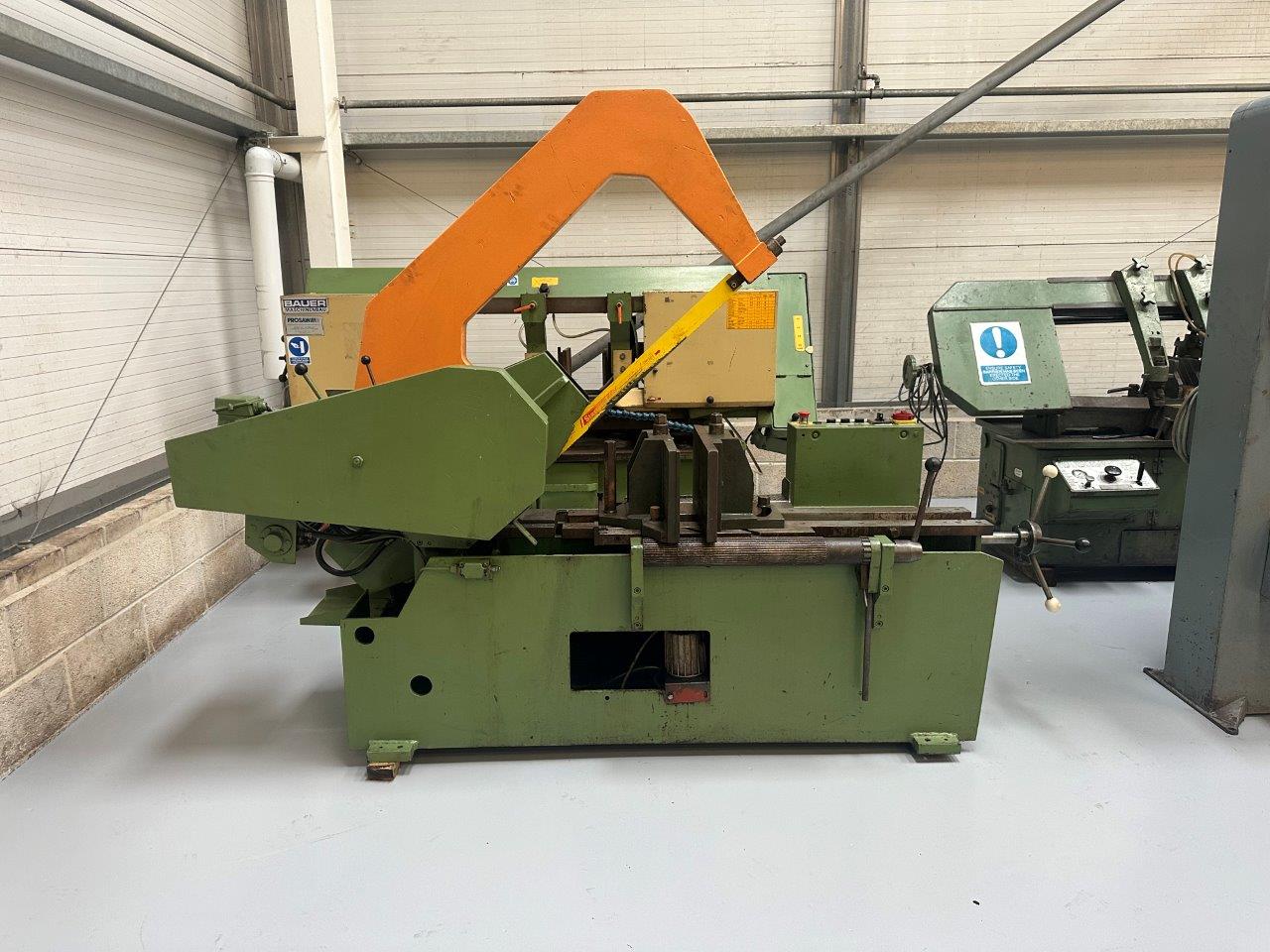 Hydraulic press machine