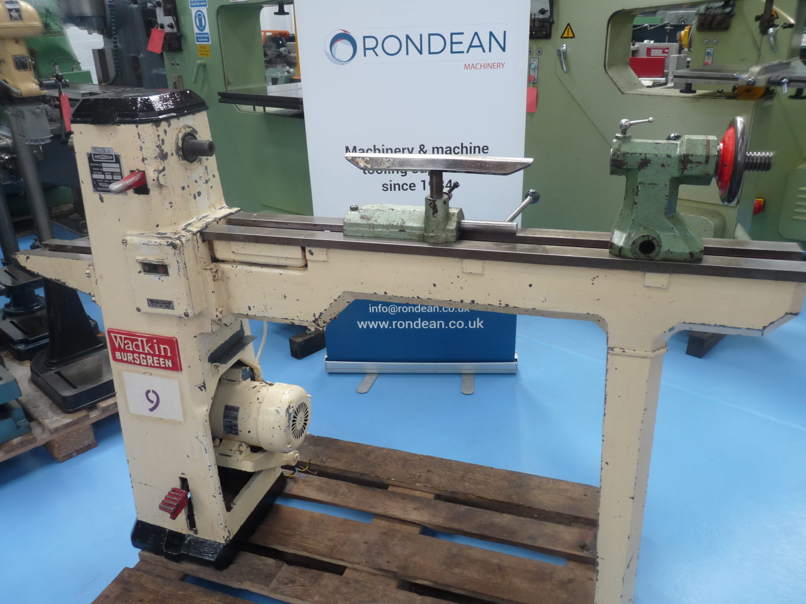 Woodworking Machinery/Wadkin BZL Wood Turning Lathe (Ex College)